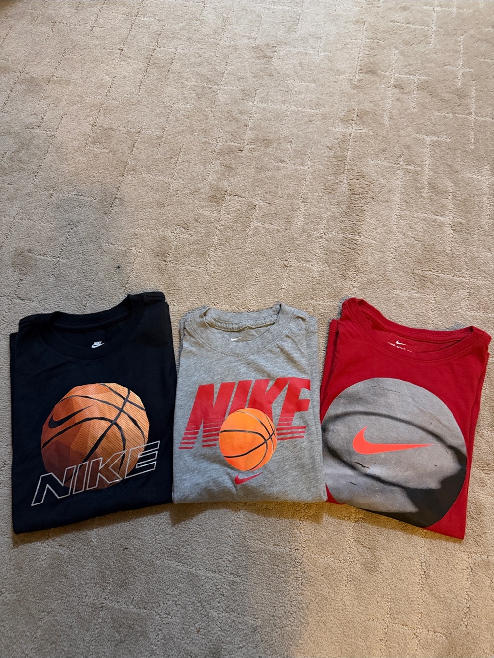 Nike Kids Short-Sleeve Basketball Graphic Tees - Black, Gray, Red